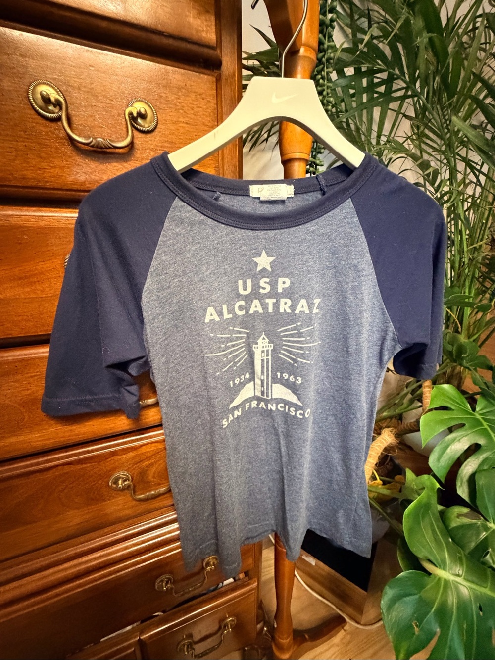 ✨ 3 for $15 sale - Alcatraz State Park Graphic Raglan Tee - Navy Heather